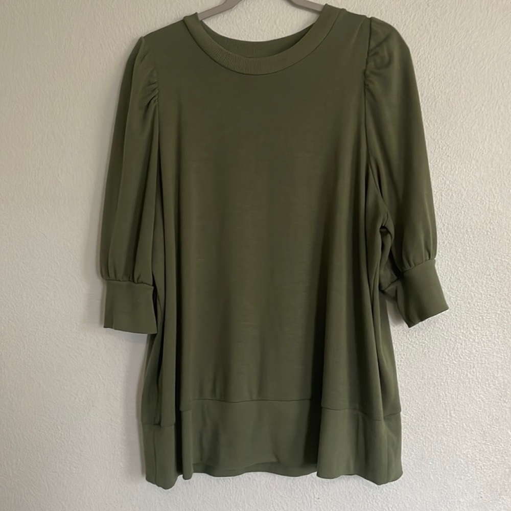 Green sweater shirt